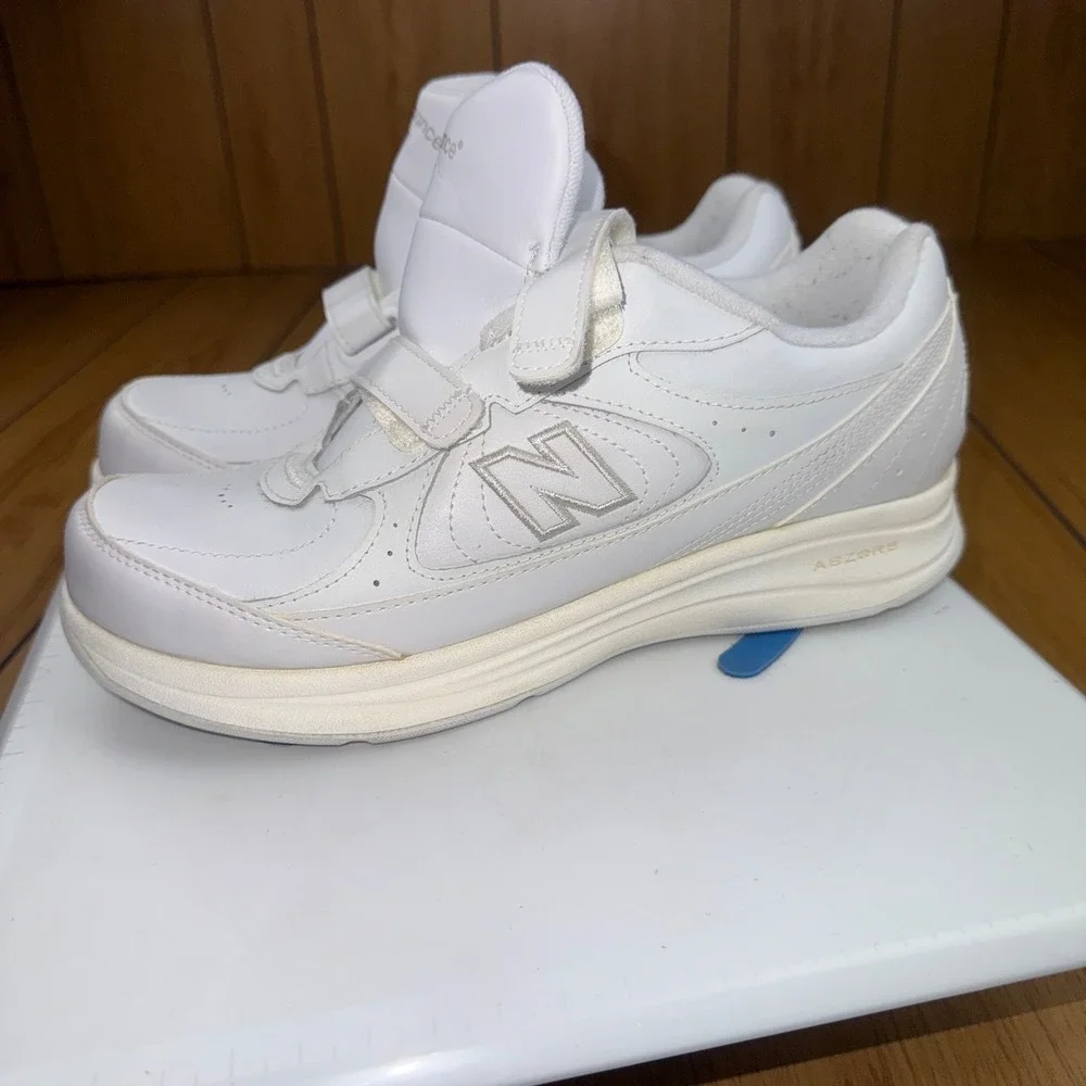 New Balance 577 White‎ Leather Hook and Loop Walking Shoes WW577VW Womens 9 D